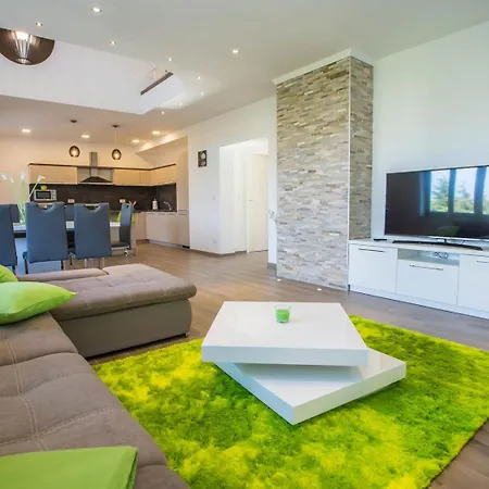Three Bedroom Apartment Milohanic IV Porec Exterior photo