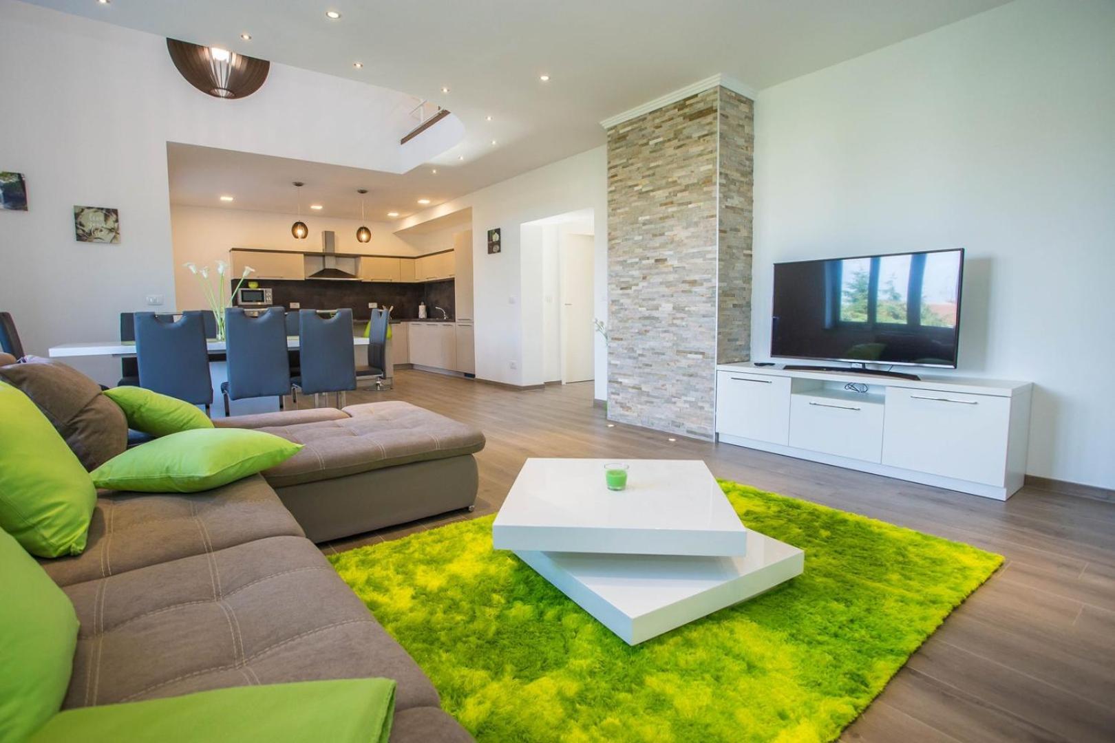 Three Bedroom Milohanic Iv *