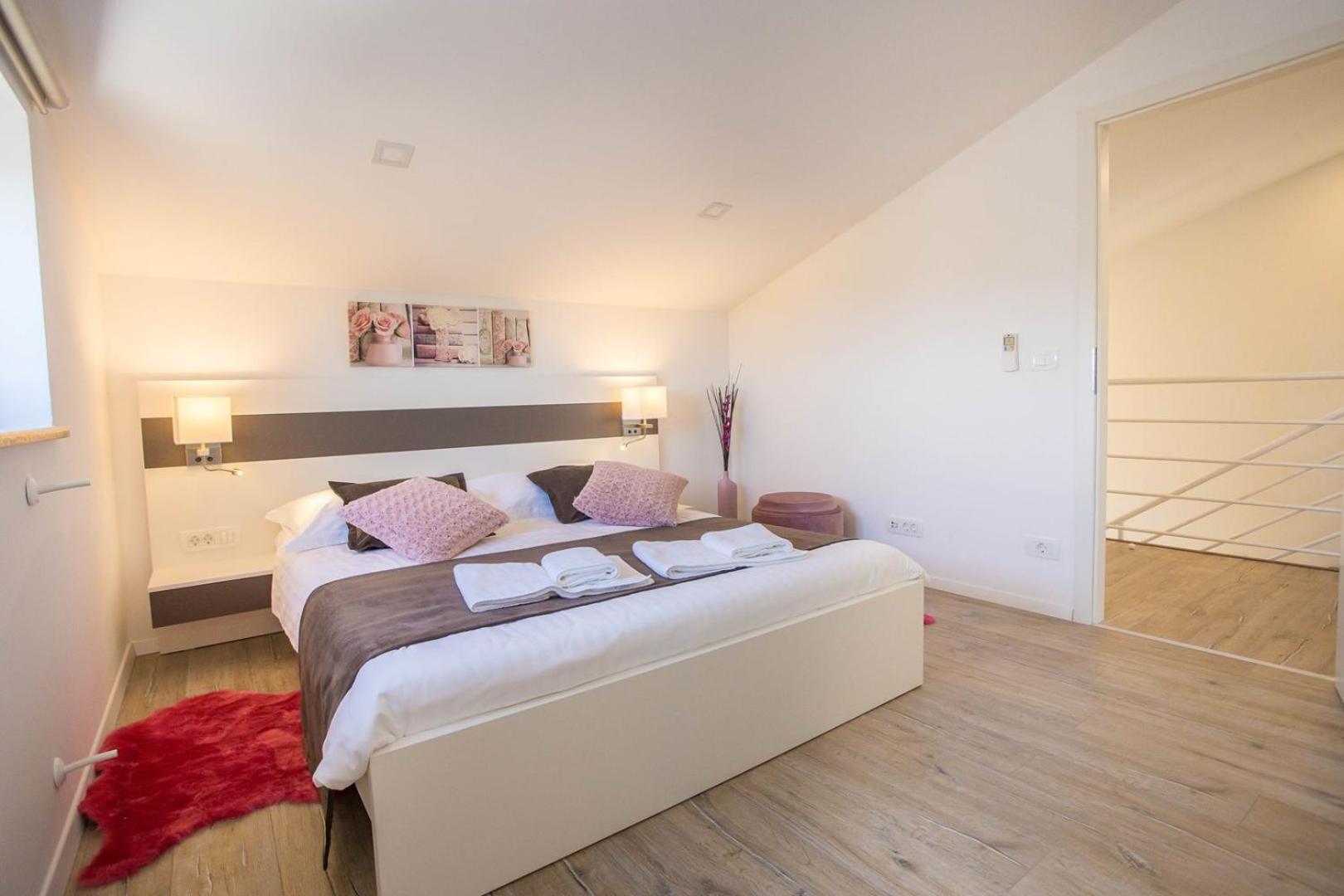 Three Bedroom Milohanic Iv Porec