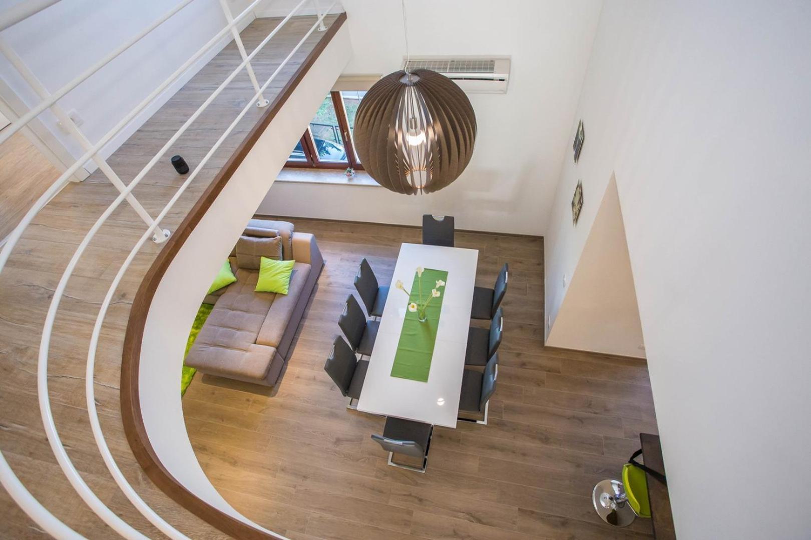 Three Bedroom Milohanic Iv Apartment