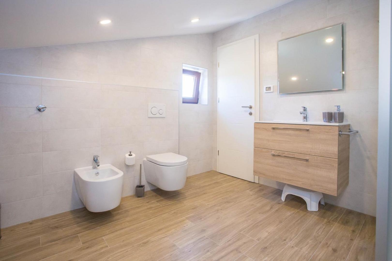 Apartment Three Bedroom Milohanic Iv