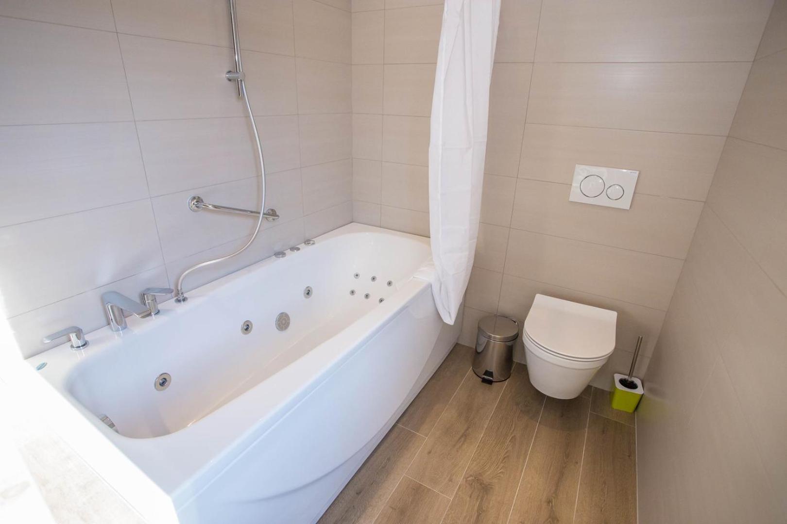 Three Bedroom Milohanic Iv Apartment Porec