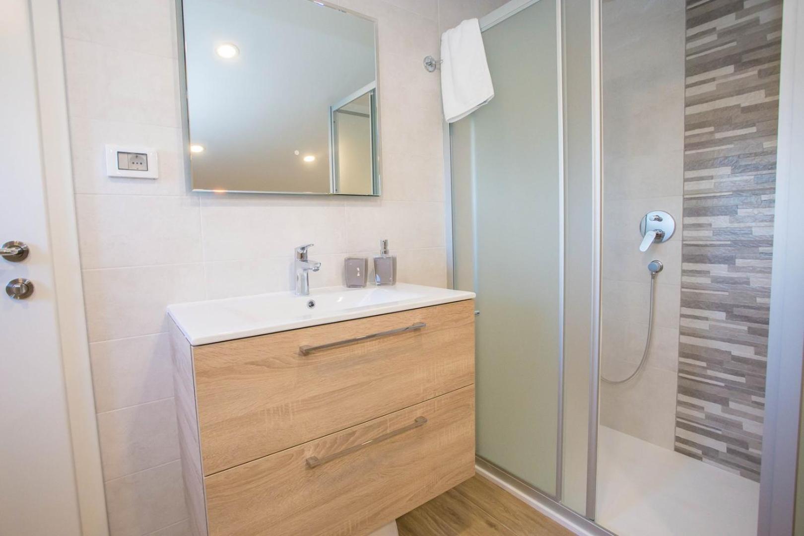 Apartment Three Bedroom Milohanic Iv