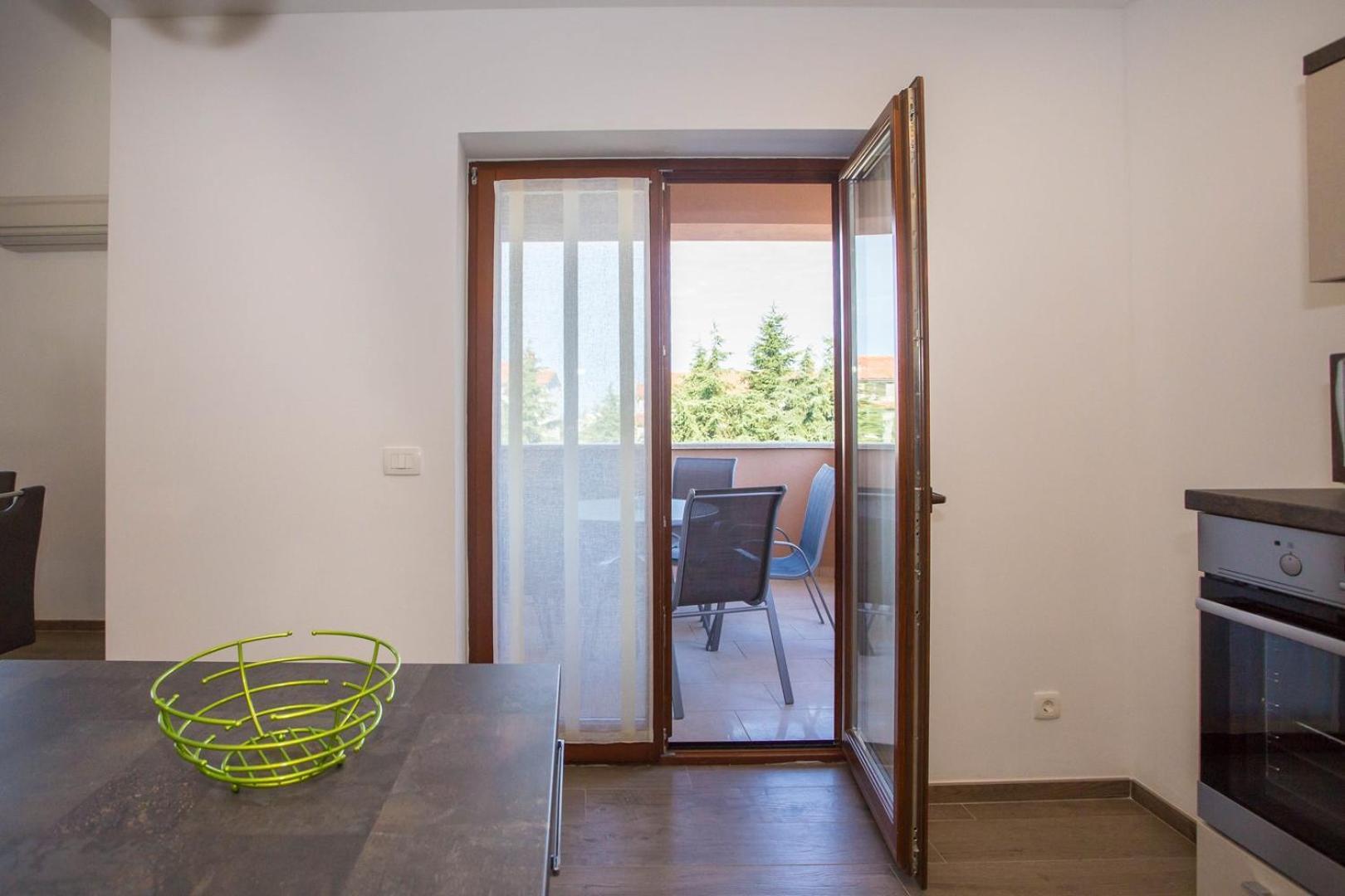 Three Bedroom Milohanic Iv Apartment