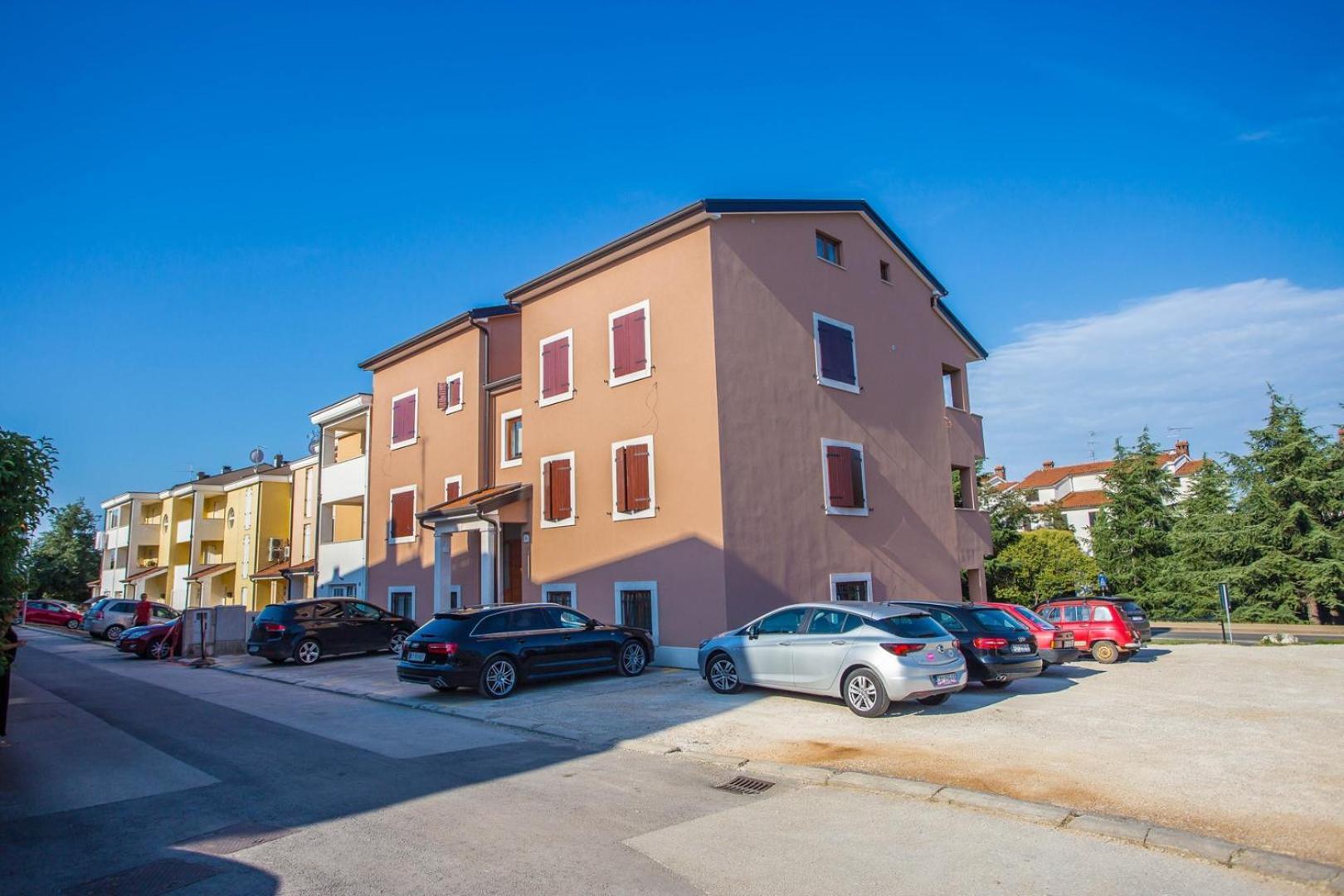 Three Bedroom Milohanic Iv *
