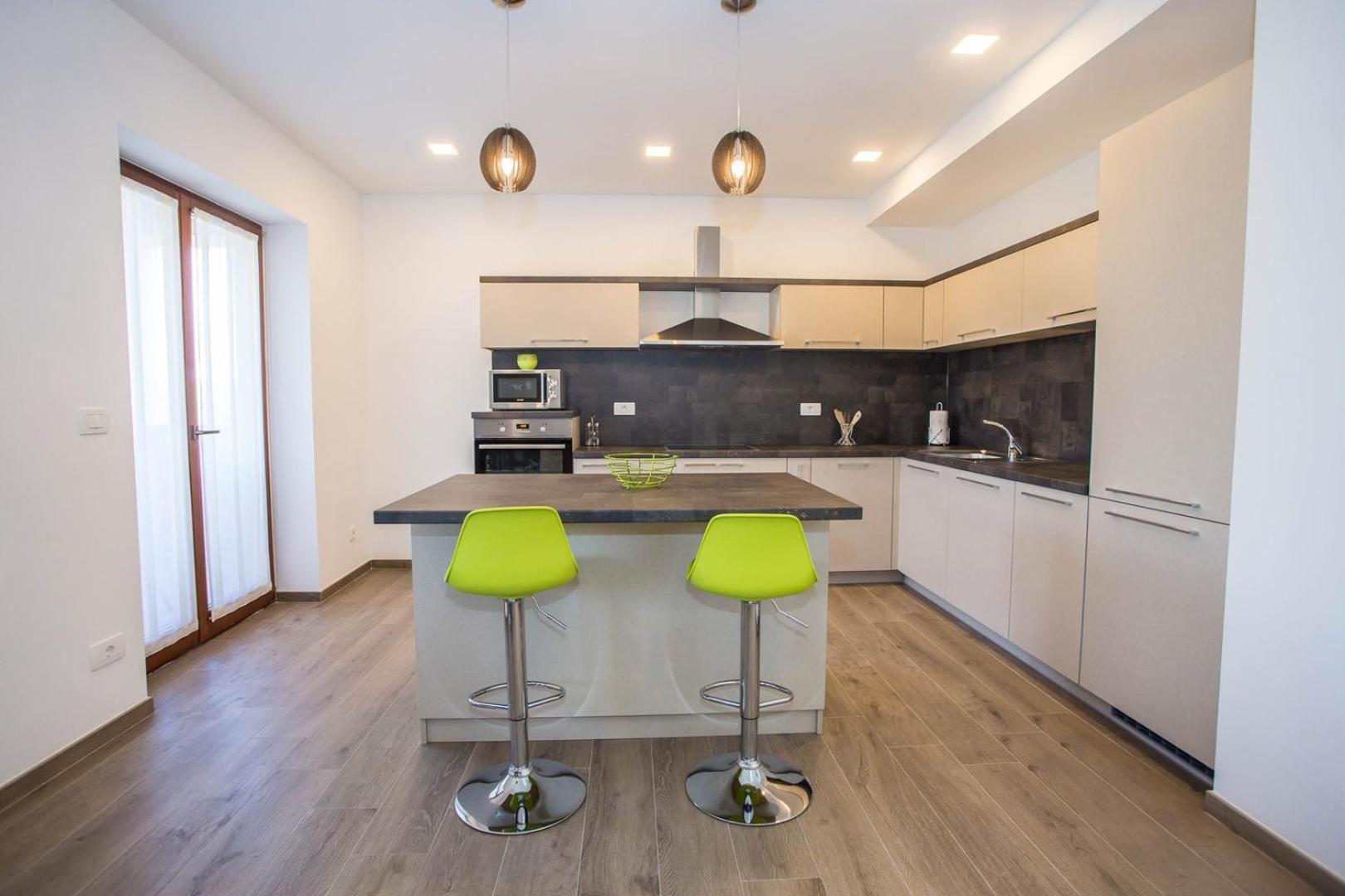 Apartment Three Bedroom Milohanic Iv