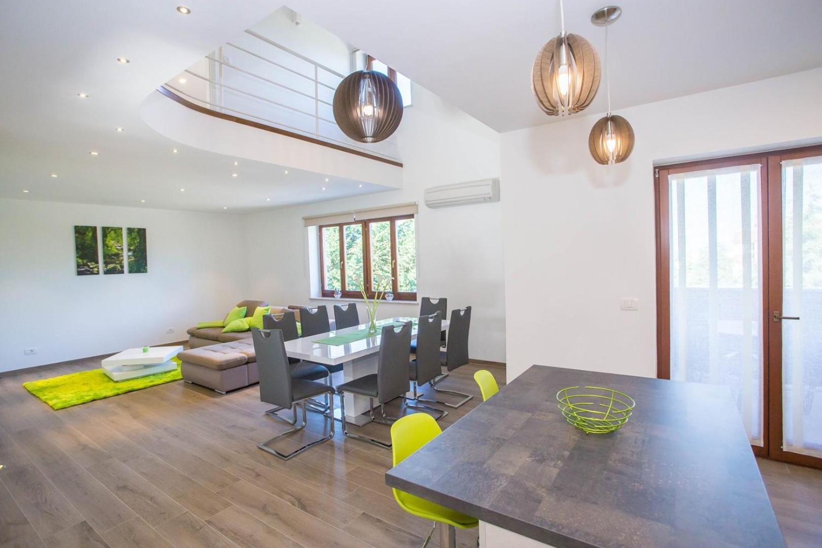 Apartment Three Bedroom Milohanic Iv *