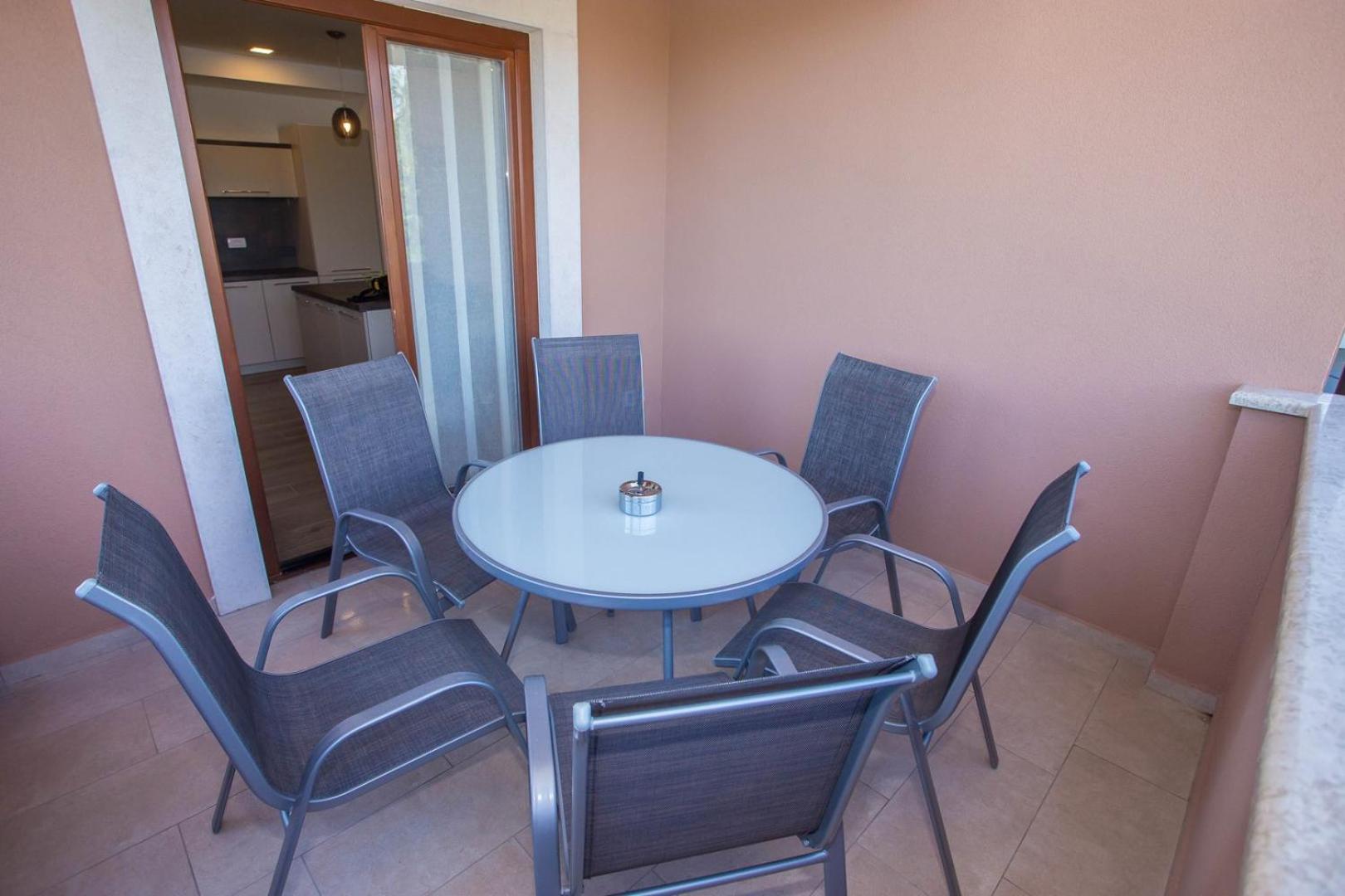 Three Bedroom Milohanic Iv *
